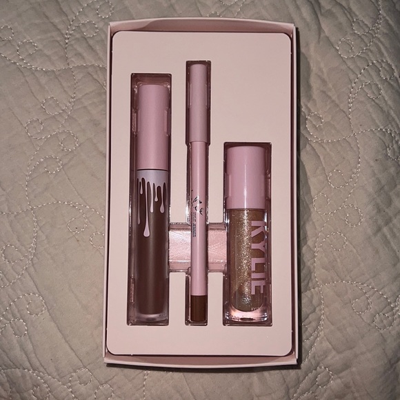 Kylie cosmetics lip set